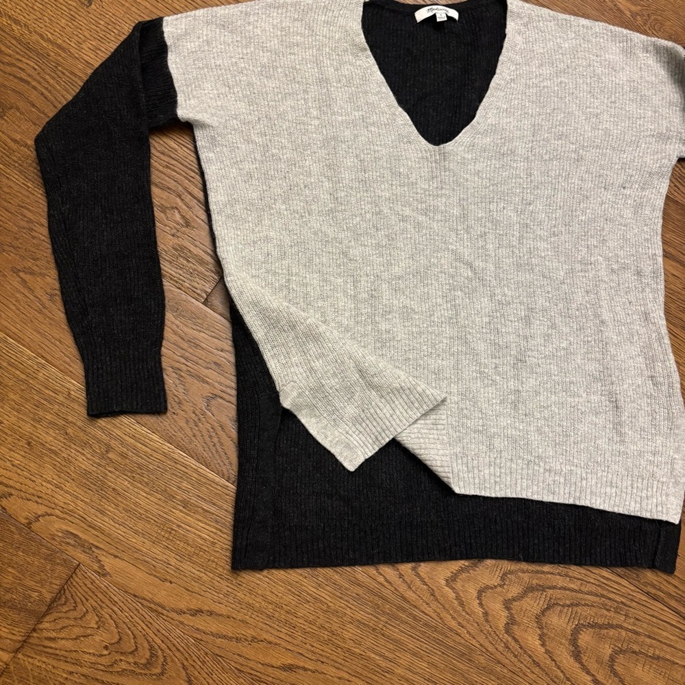 Madewell Warm Light V Neck Sweater - Picture 9 of 9